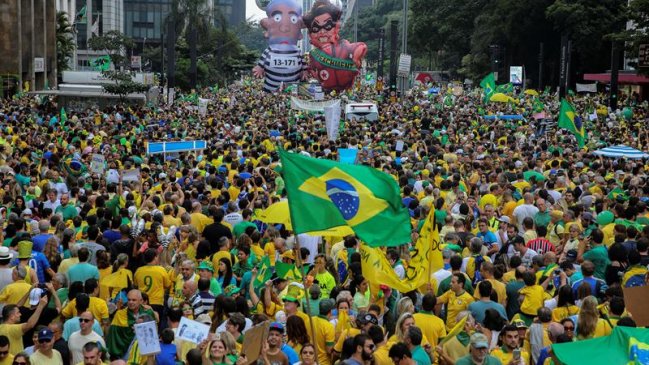 Millones De Personas Protestaron En Brasil Pidiendo La Salida De Dilma Rousseff Cooperativacl 9668