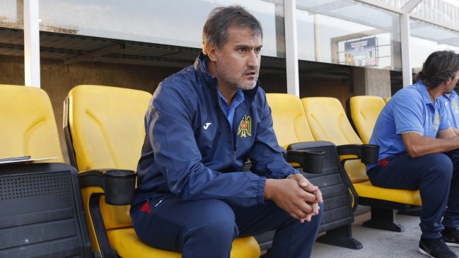 Johnny Ashwell negó ultimátum a Fernando Vergara en Unión Española