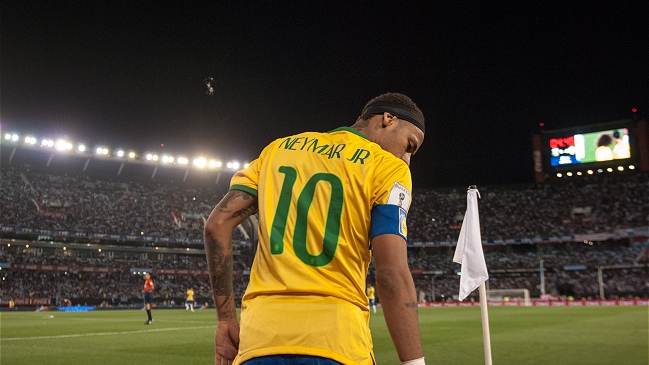 La selección brasileña evaluará estado físico de Neymar para decidir si juega Copa América