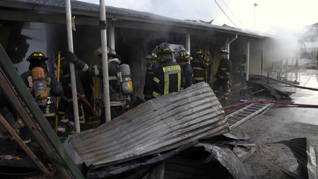 Investigan incendio intencional a Liceo de Ercilla en La Araucanía