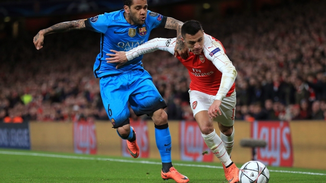 Ex goleador de Arsenal pide a Wenger dejar a Alexis fuera del duelo con Barcelona