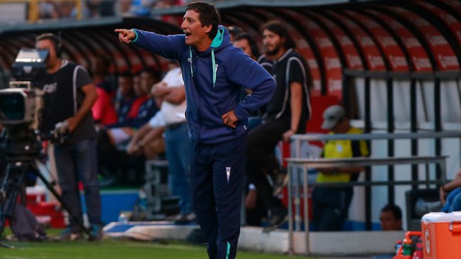 Mario Salas: Nicolás Castillo debe ir a defenderse y evitar que lo sancionen