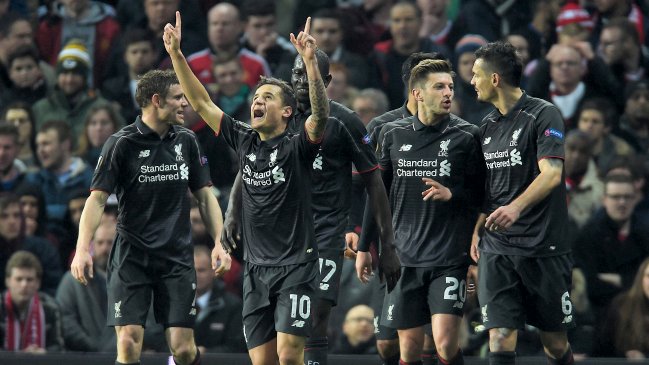 Liverpool igualó con Manchester United y avanzó en la Europa League