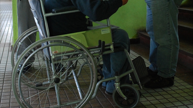 Sujetos robaron silla de ruedas a discapacitado y arrancaron en ella en Arica