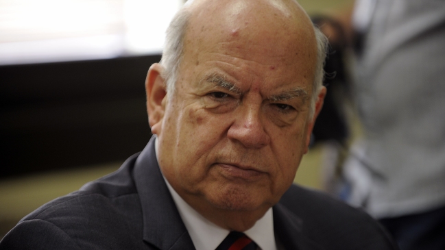 La Haya: Insulza viaja a París a reunirse con defensa chilena ante demanda boliviana