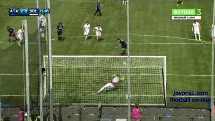 Pinilla dio un pase gol y erró un penal en triunfo de Atalanta sobre Bologna
