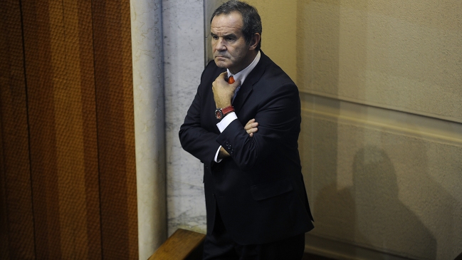 Allamand rechazó decisión de postergar elecciones internas en RN