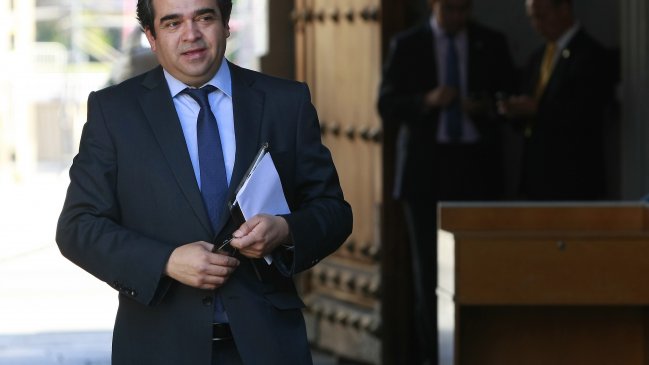 Quintana a Burgos: Los ministros deben apoyar la agenda del Gobierno, no dificultarla