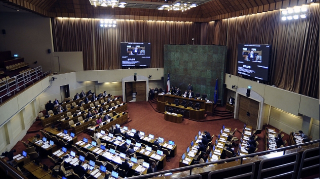 Diputados insistieron en rebaja de dietas parlamentarias para financiar nuevo Congreso