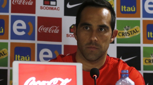 Claudio Bravo: Es pronto para hacer comparaciones