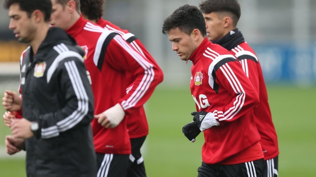 Charles Aránguiz practicó con normalidad en Bayer Leverkusen