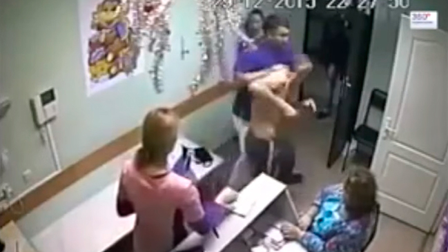 Médico ruso que mató de un puñetazo a paciente fue condenado