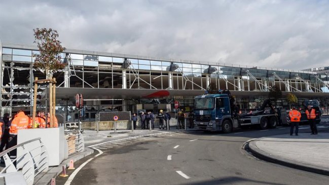 Policía del aeropuerto de Bruselas amenazó con una huelga si no aumenta la seguridad