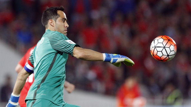Claudio Bravo presentó a su hija y envió mensajes a quienes lo critican