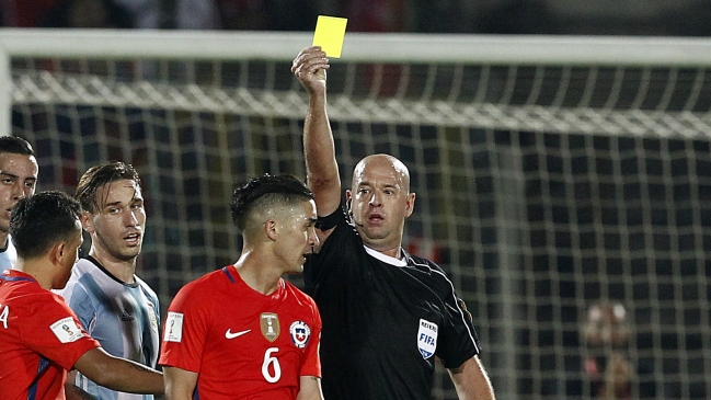 Cuatro jugadores chilenos enfrentarán a Venezuela bajo riesgo por amarillas