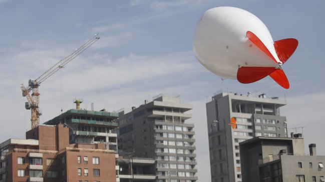 Ministerio del Medio Ambiente lanzó globo que medirá la contaminación atmosférica en Santiago