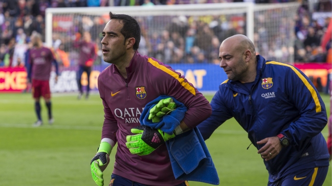 Claudio Bravo: Jugar en Barcelona implica mucho más que atajar