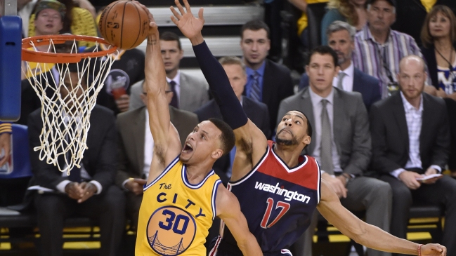 Los Warriors están a seis triunfos de batir la gran marca ganadora