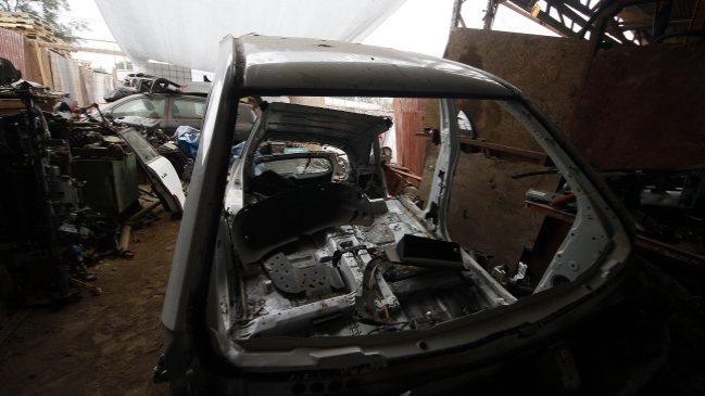 Carabineros desbarató desarmaduría clandestina en San Miguel