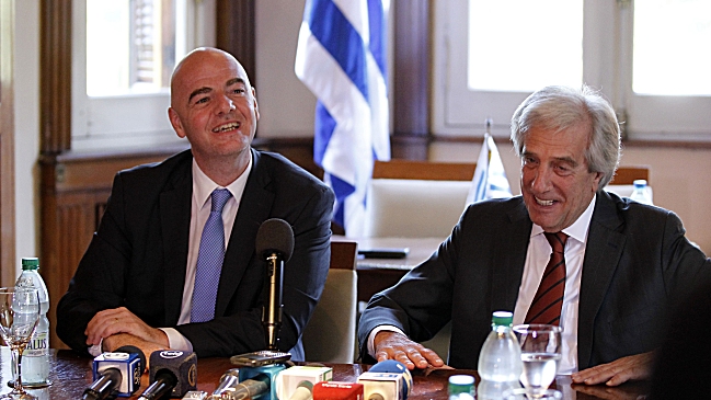 Presidente de Uruguay planteó formalmente el interés de organizar Mundial 2030 con Argentina