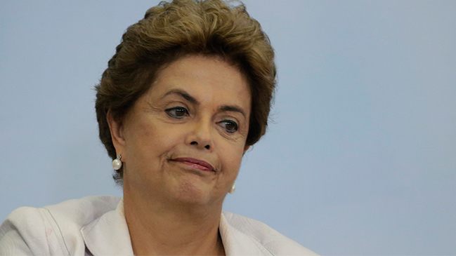 Juristas ratificaron que Rousseff incurrió en 