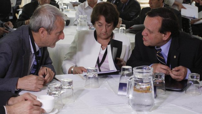 Consejo de Rectores se reúne con ministra de Educación