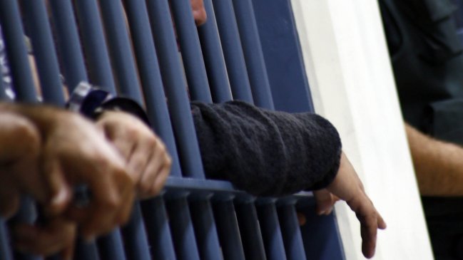 Recluso cosió su boca para exigir que revisen su caso