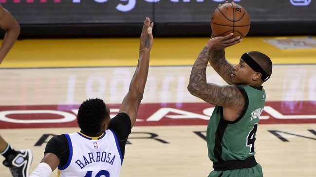 Boston Celtics cortó la racha de 54 partidos invictos como local de Golden State Warriors