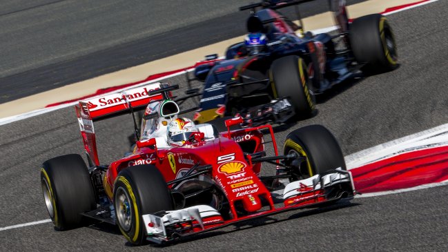 Vettel y Raikkonen lideraron el último entrenamiento libre en Bahrein