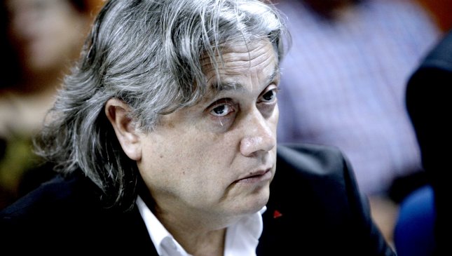 Senador Navarro pedirá explicaciones a la PDI por incidente con Pablo Milanés