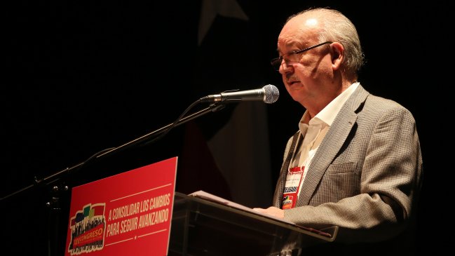 Partido Comunista ratificó a Guillermo Teillier como presidente
