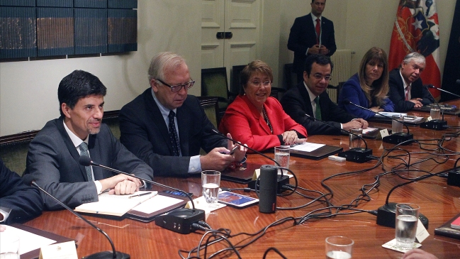 Consejo de gabinete fija 