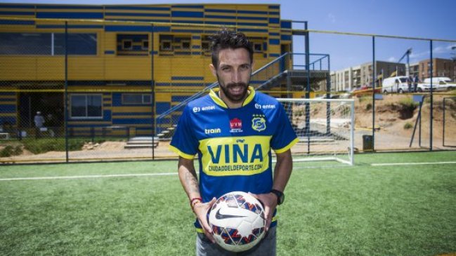 José Luis Muñoz se reincorporará a Everton tras arribo de Héctor Tapia