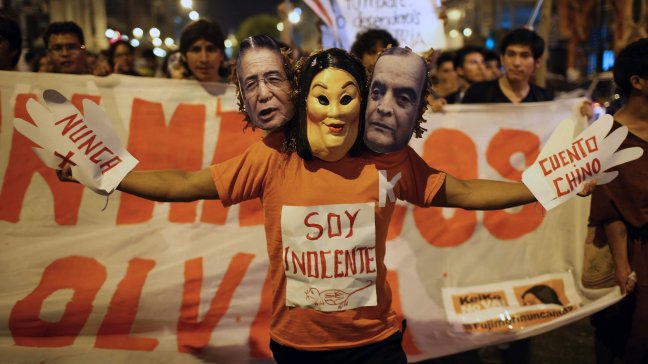 Manifestaciones contra autogolpe de Fujimori marcan a Perú a pocos días de elecciones