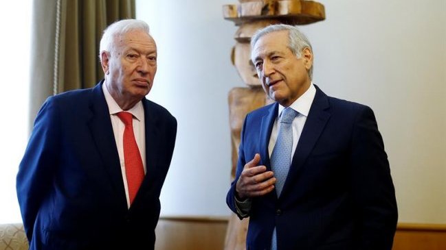 España aplazó firma de acuerdo con Chile por incertidumbre sobre su Gobierno