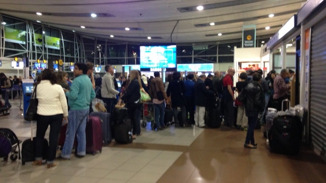 Las soluciones que entrega Sky a sus pasajeros afectados por huelga