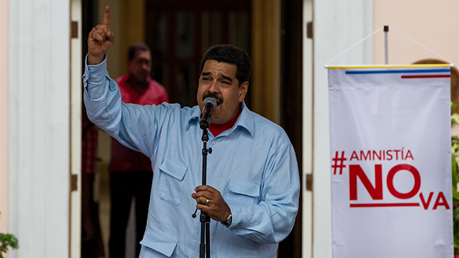 Maduro evalúa acortar mandato del Parlamento a dos meses