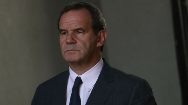 Reforma constitucional de Allamand: Propone reelección presidencial inmediata