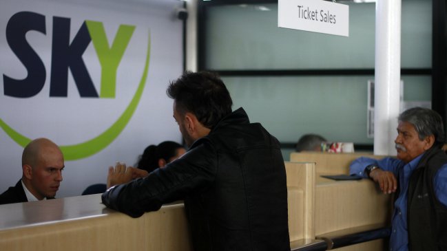 Sky Airline extendió suspensión de vuelos hasta el próximo martes