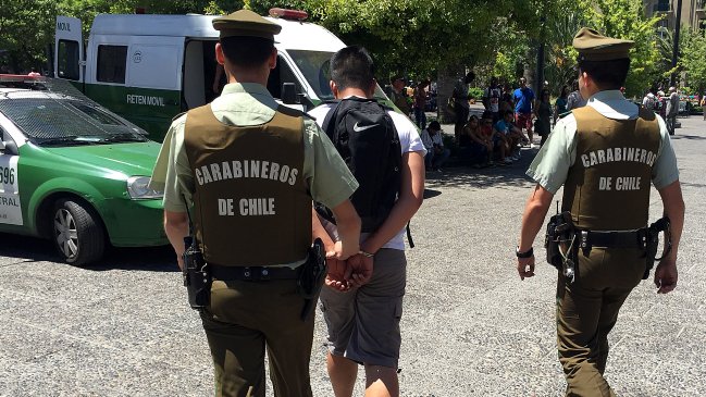 Carabineros detuvo a menores que intentaron robar cajero automático en bencinera