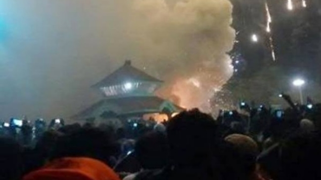 Al menos 84 muertos deja incendio en un templo del sur de la India