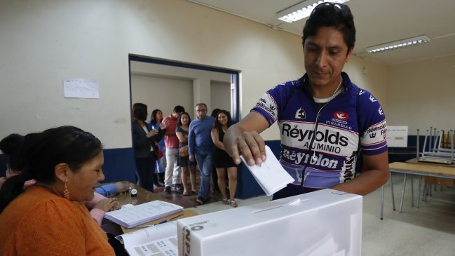 Unos 95.000 ciudadanos peruanos votaron en Chile por elecciones presidenciales