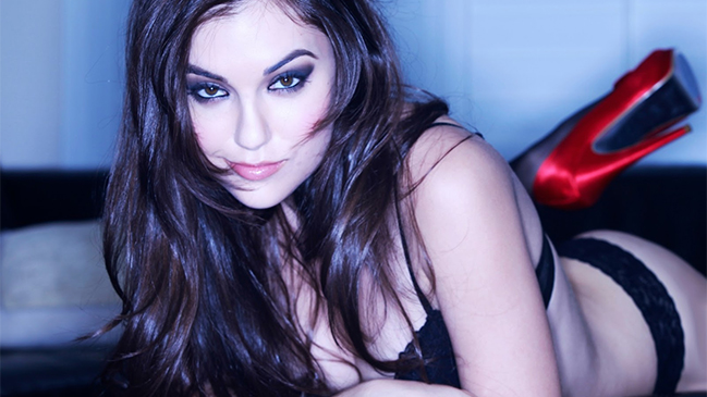 Ex actriz porno Sasha Grey llega a Chile como DJ