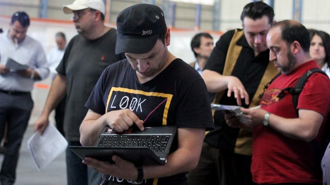 Experta entregó consejos para buscar ofertas laborales por internet