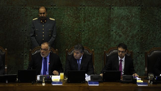 Cámara de Diputados prepara restricciones para uso de pasajes aéreos