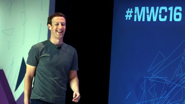 Zuckerberg critica a los que quieren construir muros y frenar inmigración