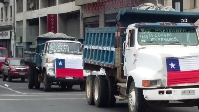Camioneros de Valparaíso denuncian no pago de 1.200 millones de pesos