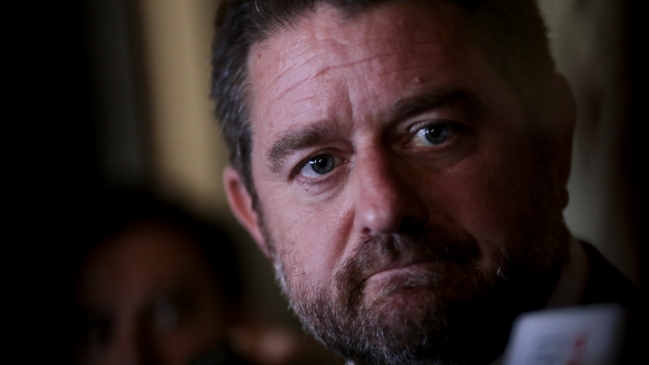 Intendente Orrego condenó ataque de taxistas a auto confundido con Uber