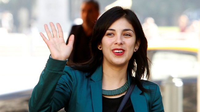 Diputada Cariola denunció que Carabineros ya realiza controles de identidad