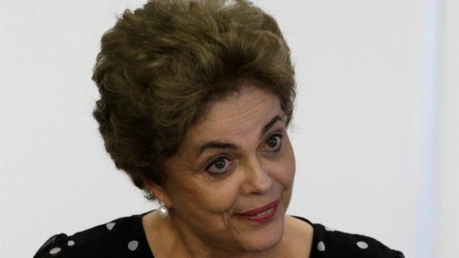 Acusación afirma que maniobras fiscales de Rousseff 